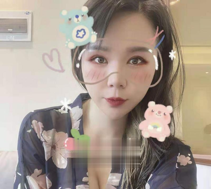 极品白乳听话嫩妹很骚