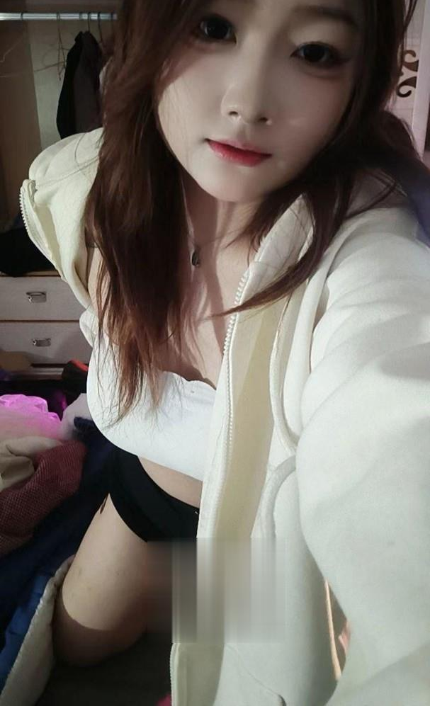 无毛少女不甘寂寞