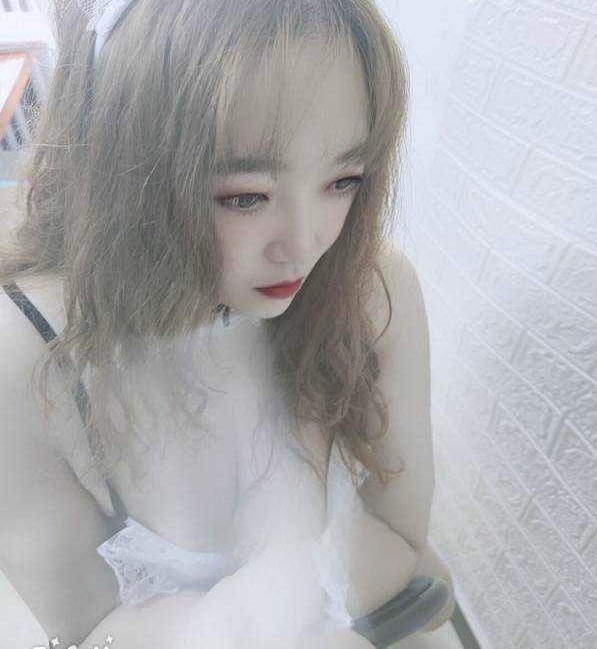 年轻水嫩的小MM