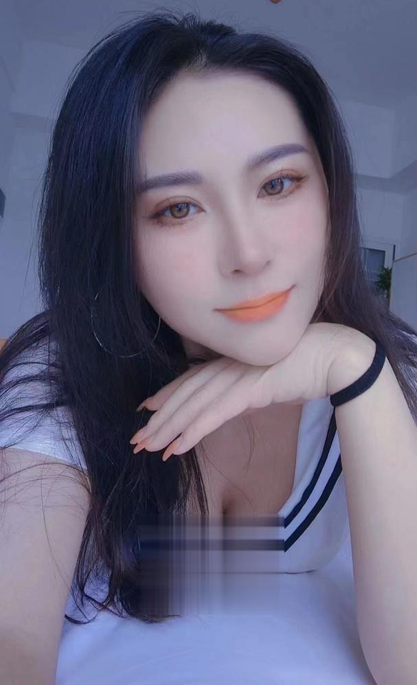 太原敏感深喉白嫩小姐姐