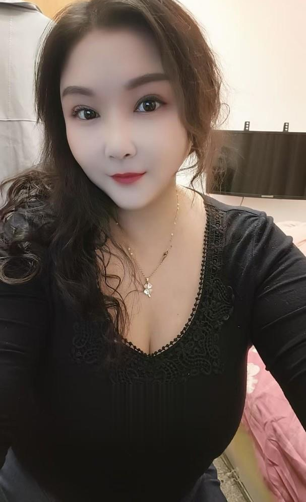 大奶子风骚少妇