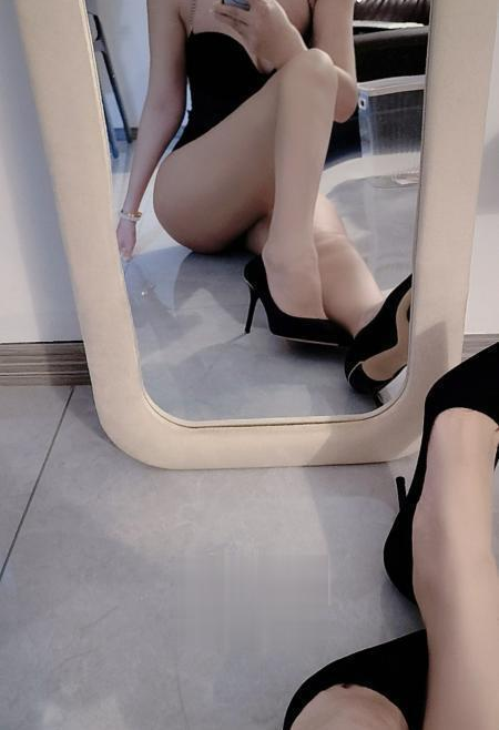 身材很好的小姐姐