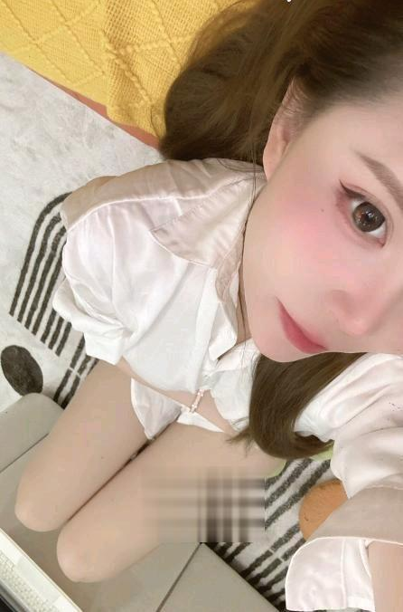 D罩大胸美女