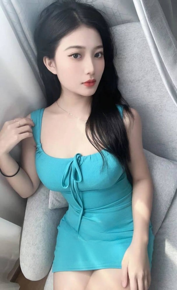 丰满妹妹逼紧水多可深喉