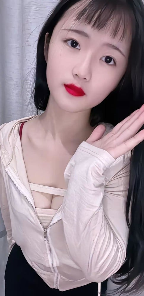 西山区青涩妹子