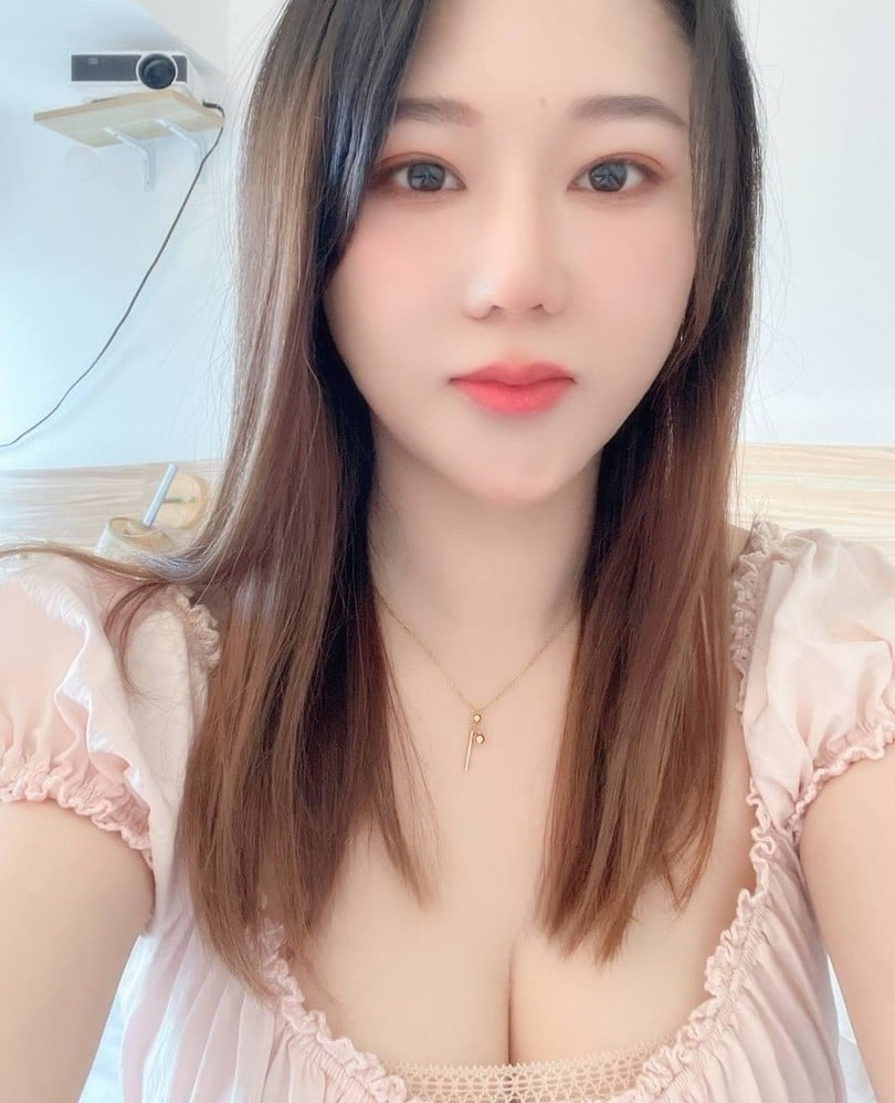 长腿嫩妹丰满大胸