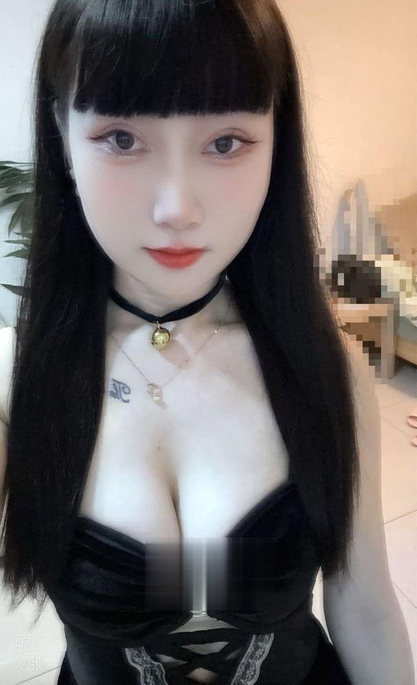 南城性感丰满的依依