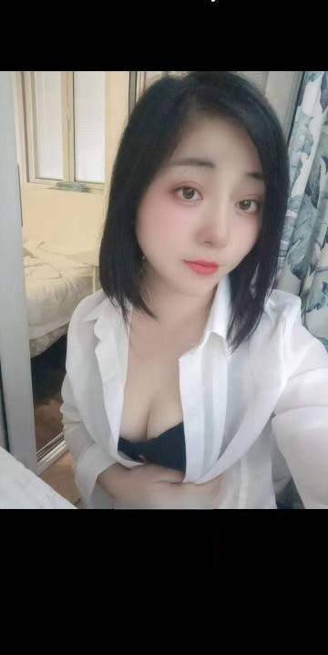 朝阳C胸性感美女