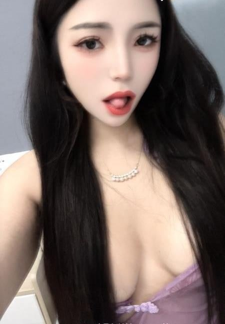 大胸肥臀可肛的小姐姐