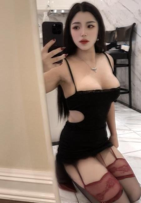 大胸肥臀可肛的小姐姐