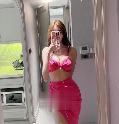 小短裙大屁股少妇