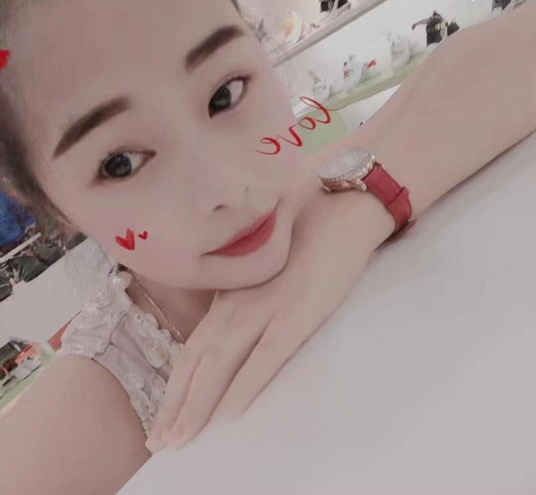 温柔可爱的小姐姐