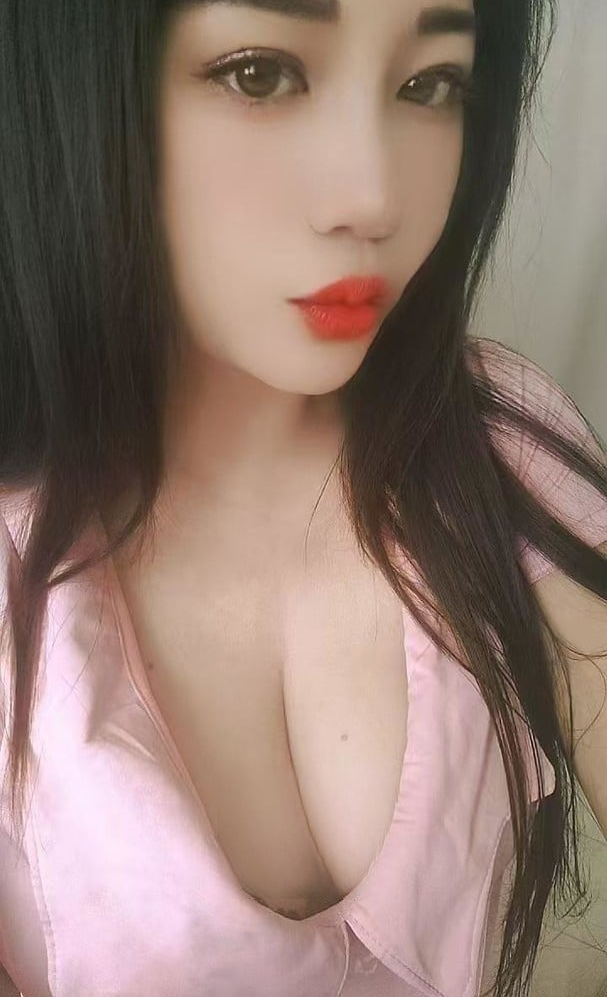 丰满肥臀骚妇