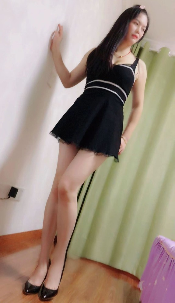 居家天花板小英