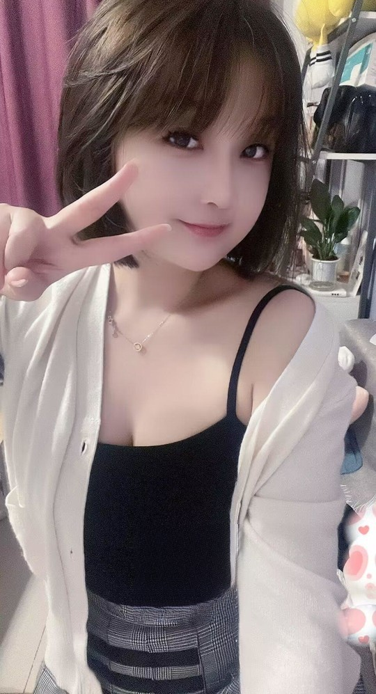 圆润诗诗