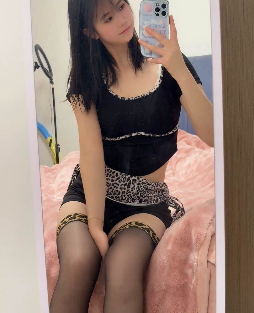 性感水中潇熟女诱惑