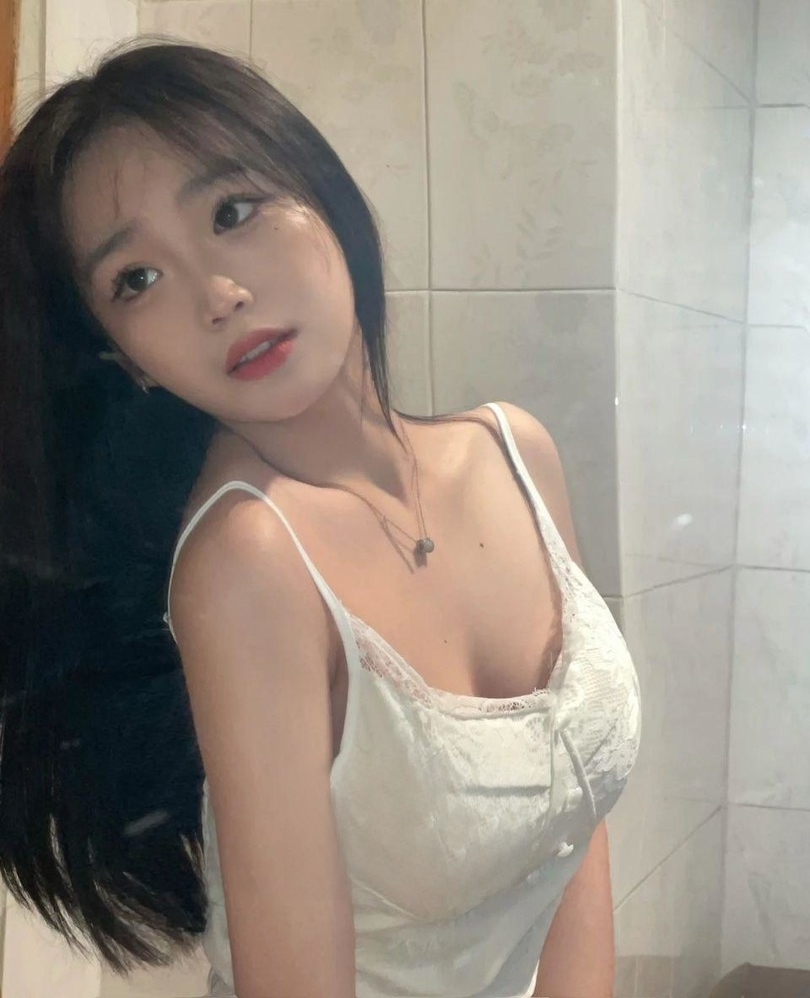 丰满D杯美女
