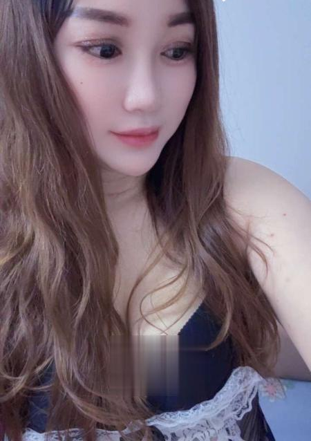 高挑白嫩巨乳