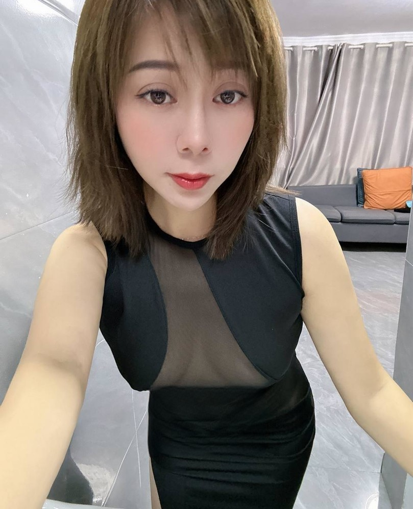 大胸蜜臀骚御姐