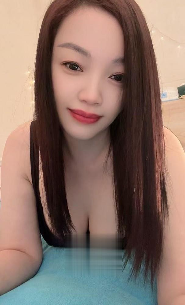 白云大胸御姐花花