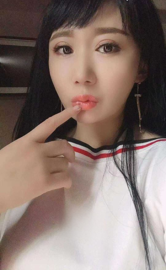 雁塔巨乳骚妇露露