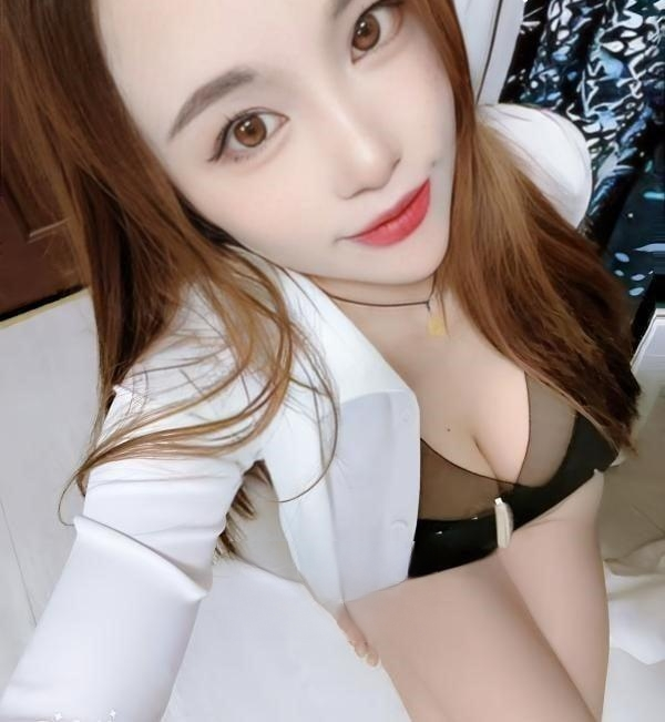 风骚翘臂御姐