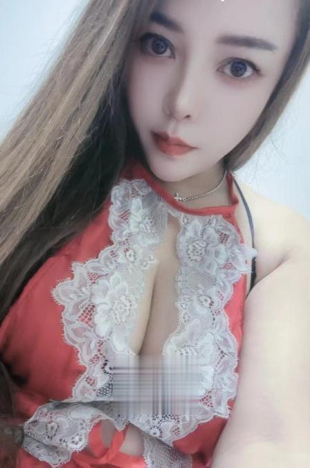 性感肥臀大胸小姐姐