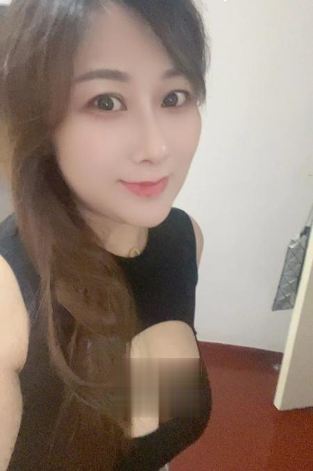 服务控大胸少妇