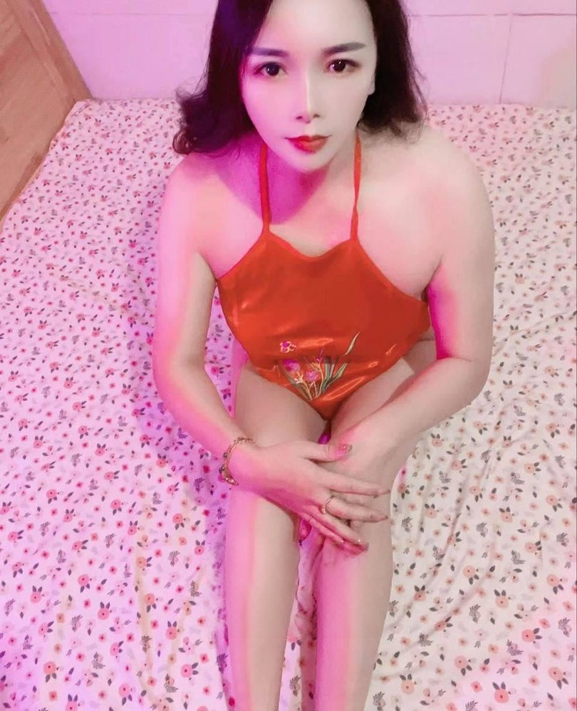 电臀小摩托少妇