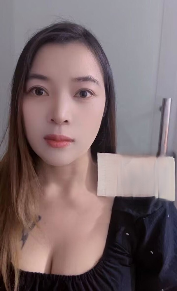 宝山苗族巨乳拉玛
