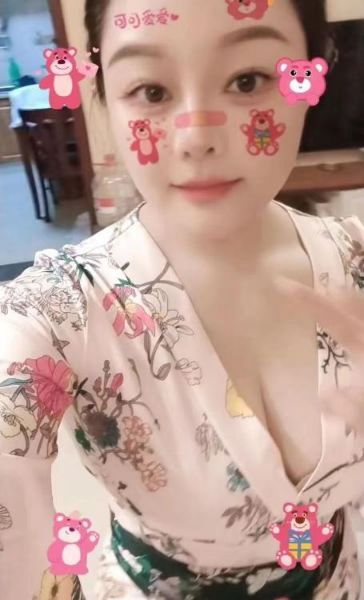 大奶三T淫娃