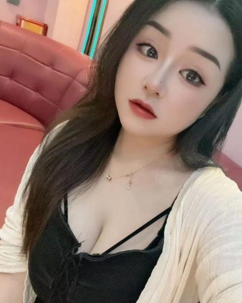 风骚巨乳小姐姐