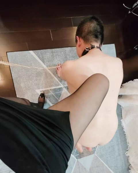 可玩字母的健身教练