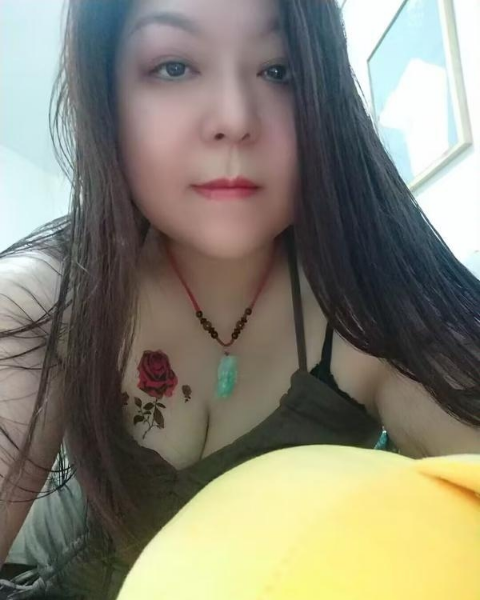 武汉大奶雨荷