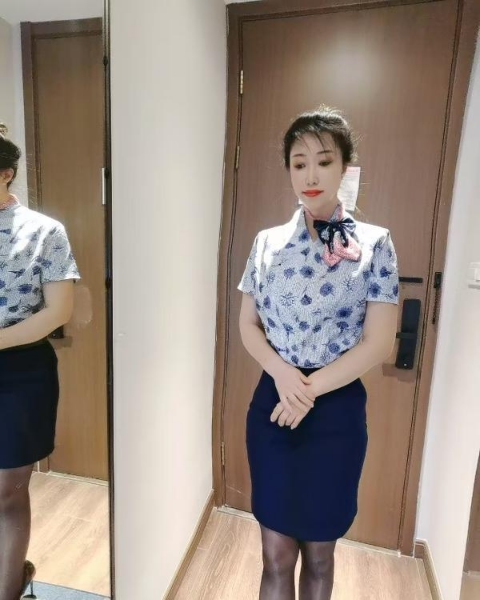 大屁股熟妇姐姐