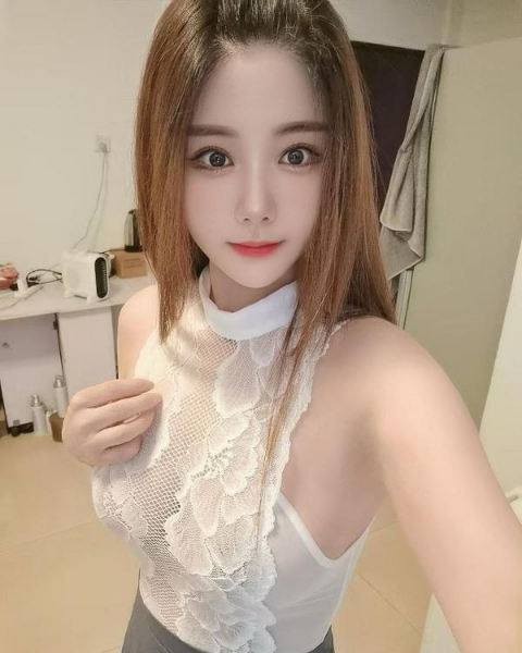 南山性感美乳绾绾