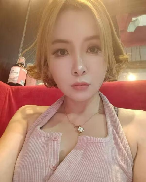 西青瘦少妇