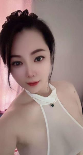大香奶子里品尝姐姐香