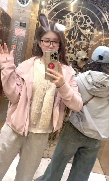 津南服务系琳琳