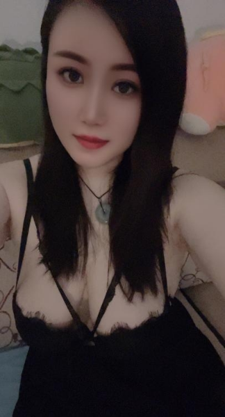 大波白云少妇