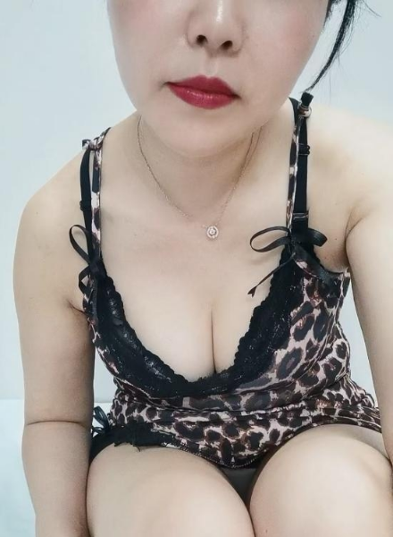 制服骚妇