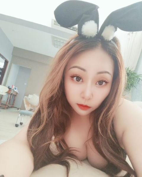 天河兔女郎小柔