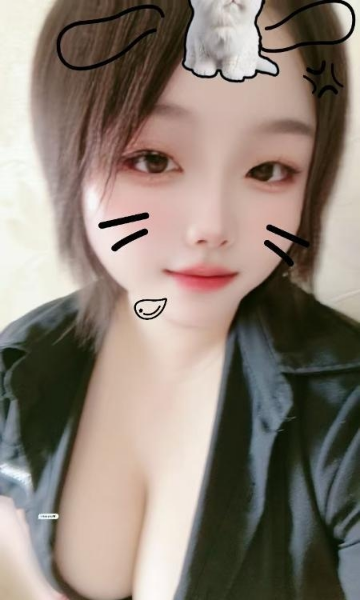 大胸小可爱
