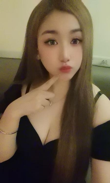 白云大胸妹开心