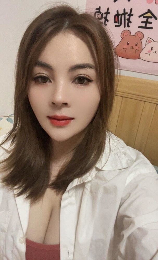 白云大奶美女