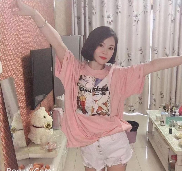 体育场小白白