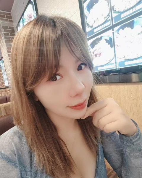 长舌少妇