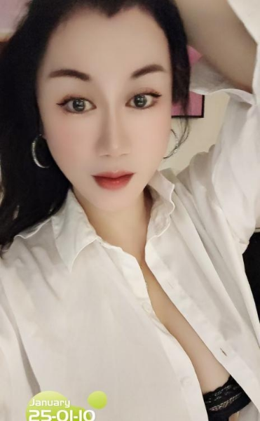 温柔御姐巨乳丽莎