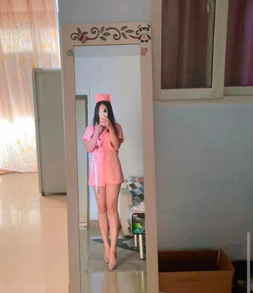 江边小鱼儿