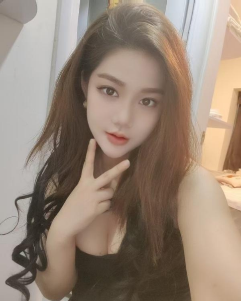 大胸颜值女友